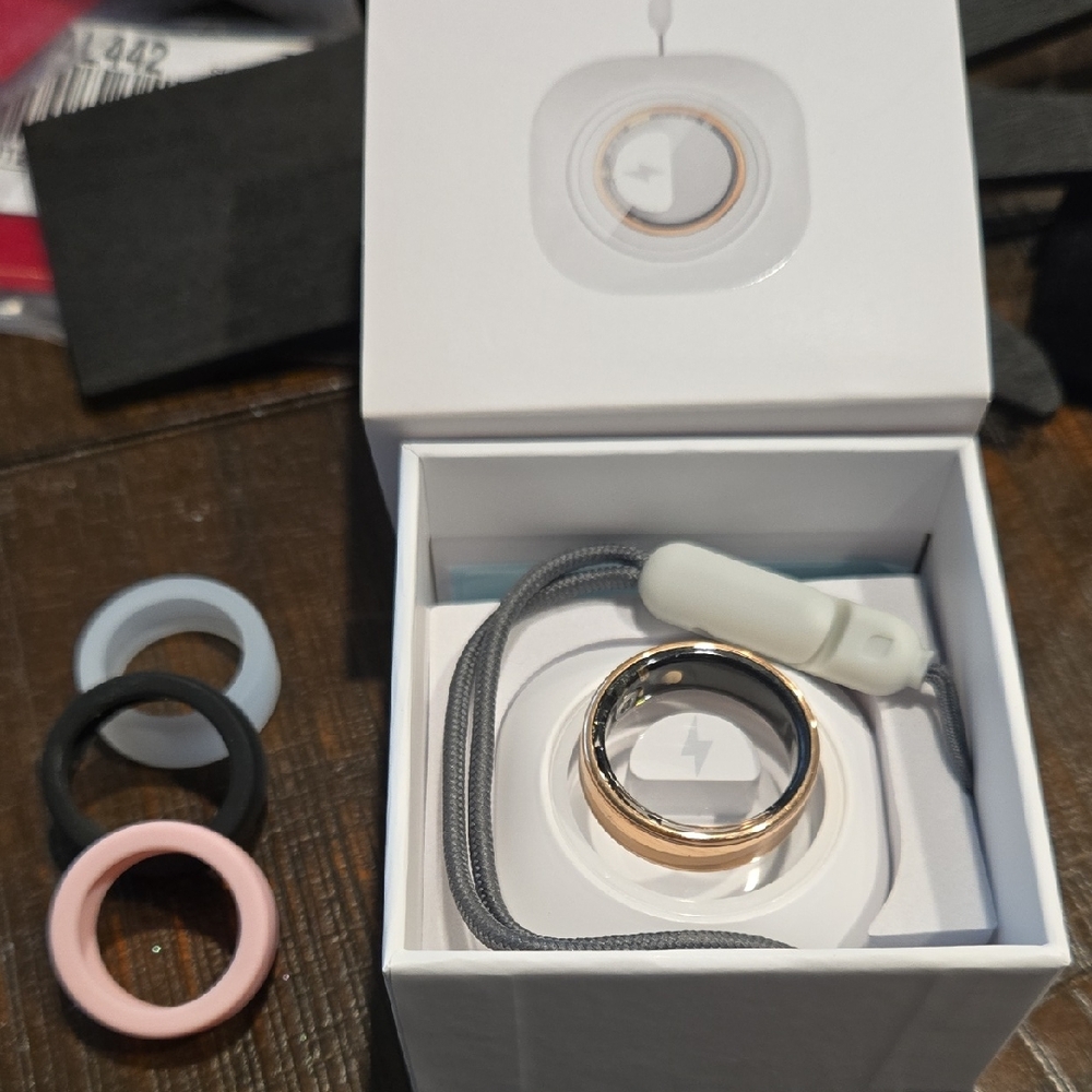 NIB Gold and Black Smart Ring with Accessories size 12